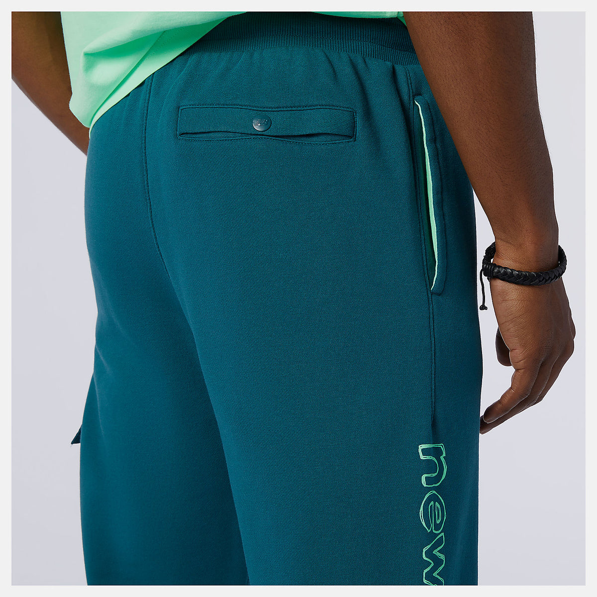 Men New Balance NB Athletics Clash Sweatpant