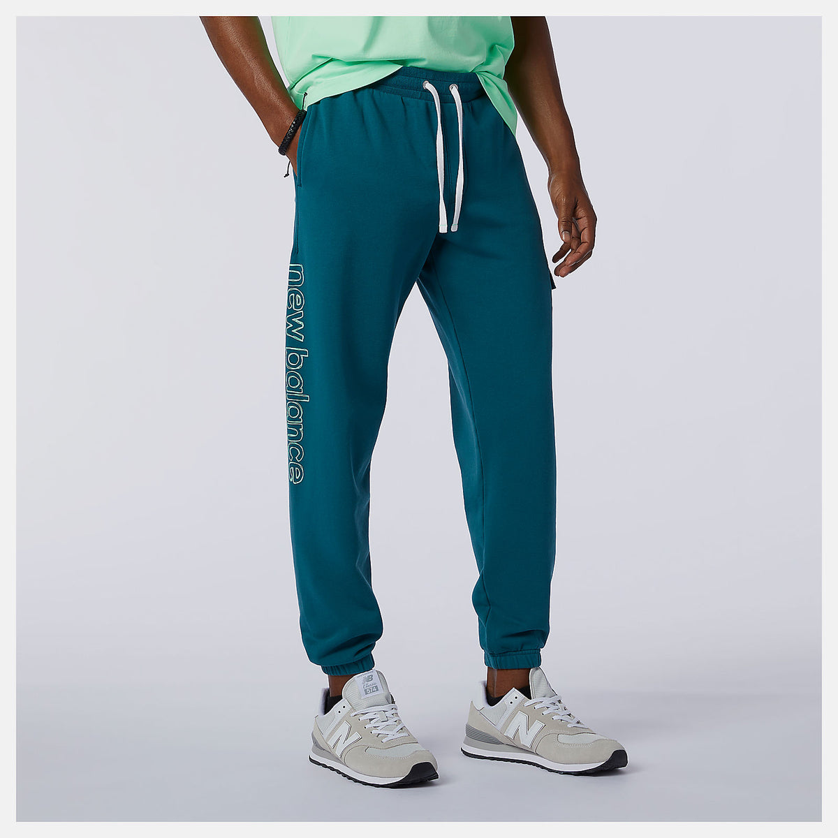 Men New Balance NB Athletics Clash Sweatpant